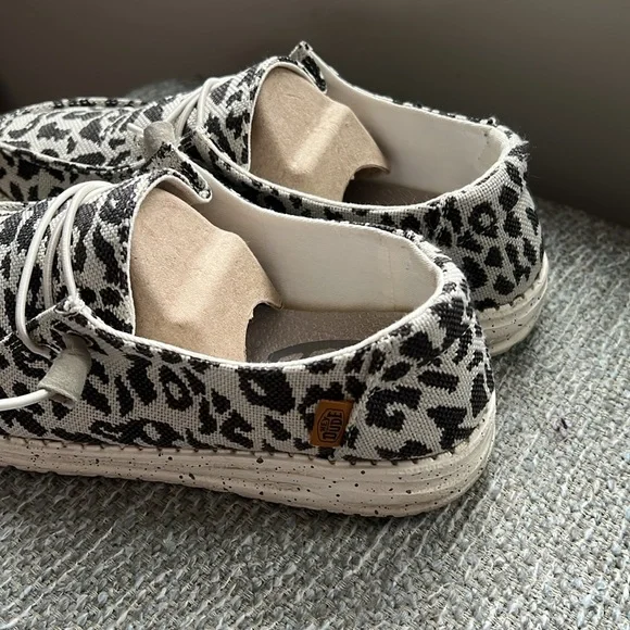 Hey Dude Womens Wendy Slip On Loafer Shoes Grey Cheetah - Picture 5 of 10